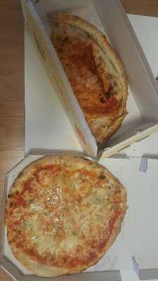 Pizzeria La Finissima Maxipizza