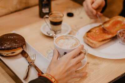 Puro Tapeo & Nada Mas