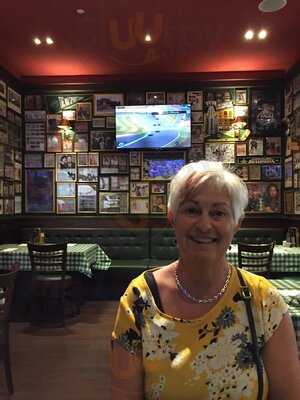 O'learys Bar And Restaurant