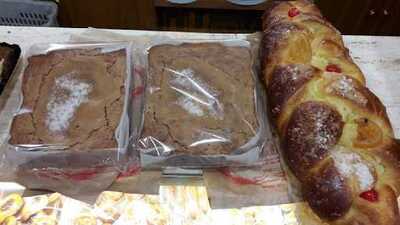 Panadería La Madrileña - Photo 8