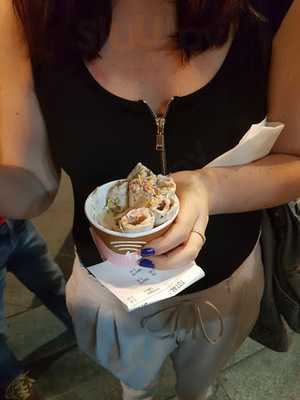 Kurmi Ice Cream Rolls