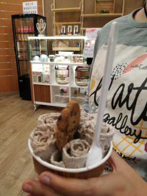 Kurmi Ice Cream Rolls