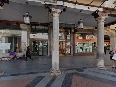 Kurmi Ice Cream Rolls