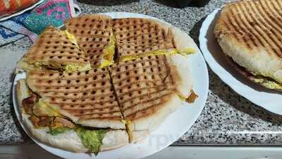 Bocatas Calentitos Zoco