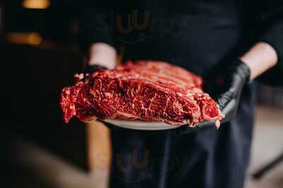 Chicago's Restaurant & Bar