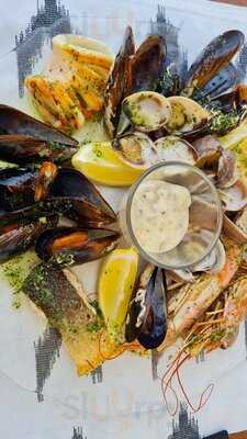 17 Restaurant & Bar - Photo 8