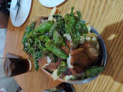 Revuelo Taberna Urbana