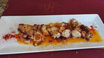 19 Tapas Y 500 Vinos