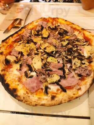 La Piccola Trattoria