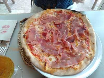 La Piccola Trattoria