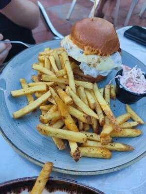 The Auld Triangle Bar & Restaurant