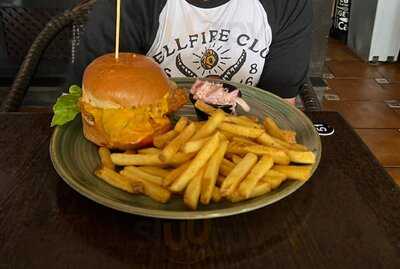 The Auld Triangle Bar & Restaurant