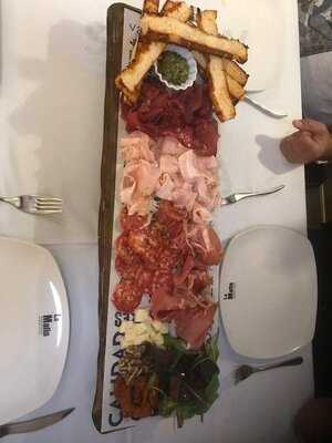 La Mafia Se Sienta A La Mesa