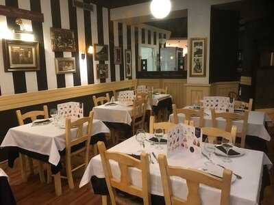 La Mafia Se Sienta A La Mesa