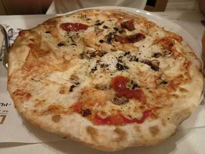 La Mafia Se Sienta A La Mesa