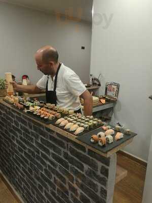 La Cantina Tapas Y Sushi