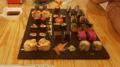 La Cantina Tapas Y Sushi