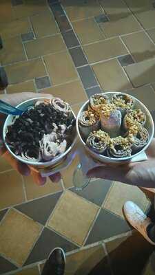 Thai Ice Cream Rolls