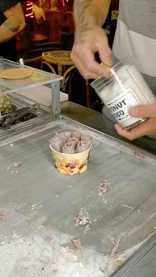 Thai Ice Cream Rolls