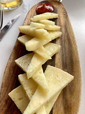 Ama Gourmet Experience