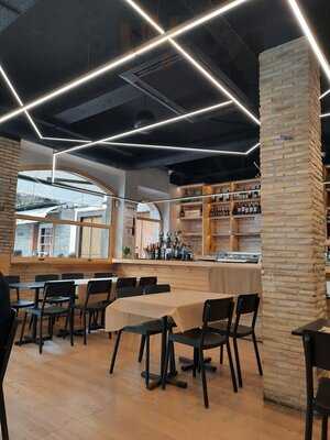 Ultramarinos Bar Y Tapas