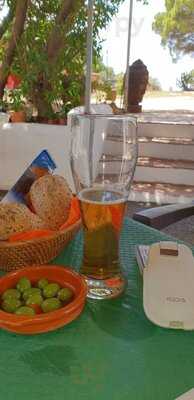 Iguana Bar & Restaurant