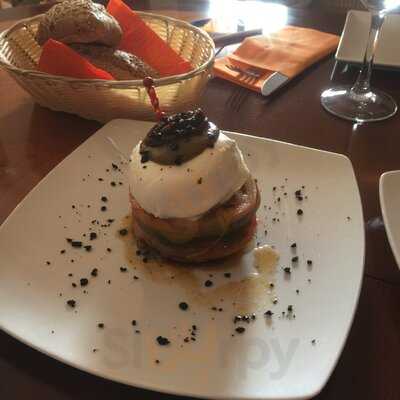 Iguana Bar & Restaurant