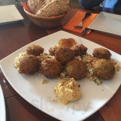 Iguana Bar & Restaurant