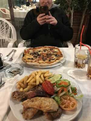 Gmbrinus Steak House