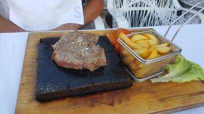 Gmbrinus Steak House