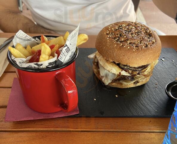 X Burger Gourmet