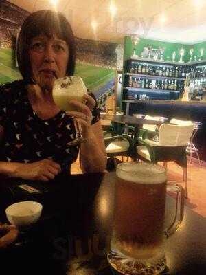 Heroes Sports Bar & Diner