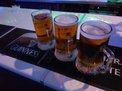 Heroes Sports Bar & Diner