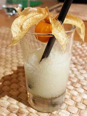 Vinomio Bar & Botánico