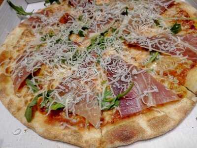 Pizzeria Dimonis Pizza