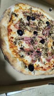 Pizzeria Dimonis Pizza