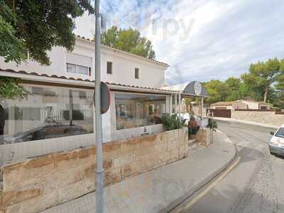 La Mola Steakhouse And Blue Lounge