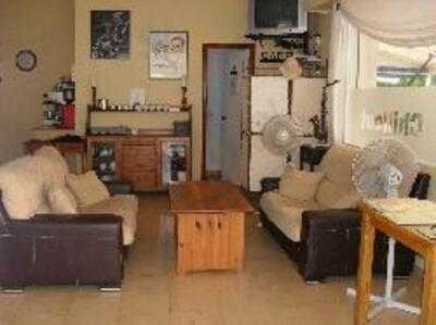 Schooners Bar & Cafe - Photo 8