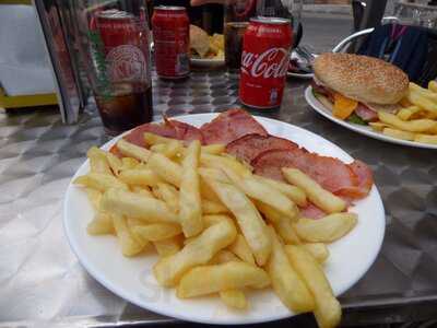 Bar Cafetería Cuatro Esquinas