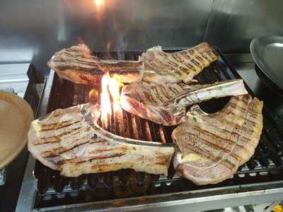 El Tast Bar Restaurant