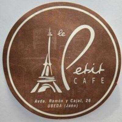 Le Petit CafÉ