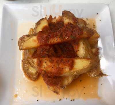 Cipriani's Bar Restaurant