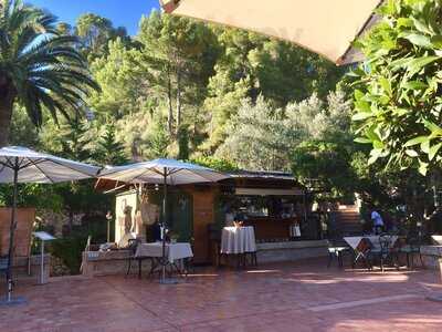 Restaurant-cafe Tramuntana Lodge