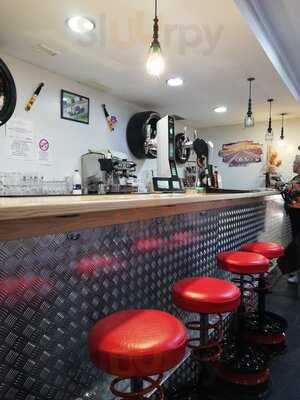 Igarage Motor Bar Racing