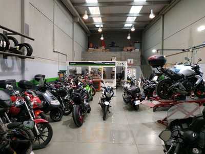 Igarage Motor Bar Racing