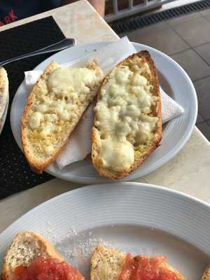 Supertramps Restaurant & Bar