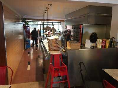 Mon Croissanteria Pizzeria Cafe