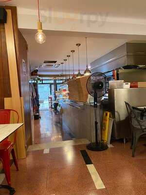 Mon Croissanteria Pizzeria Cafe