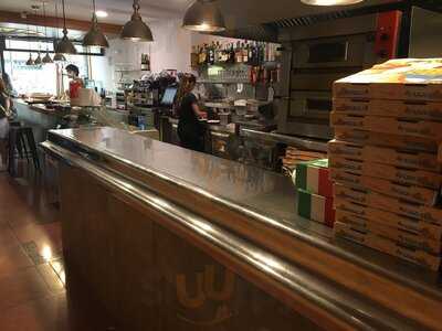 Mon Croissanteria Pizzeria Cafe