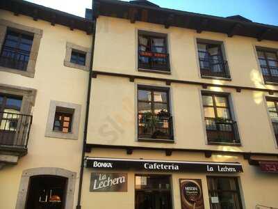 Cafetería Heladería La Lechera